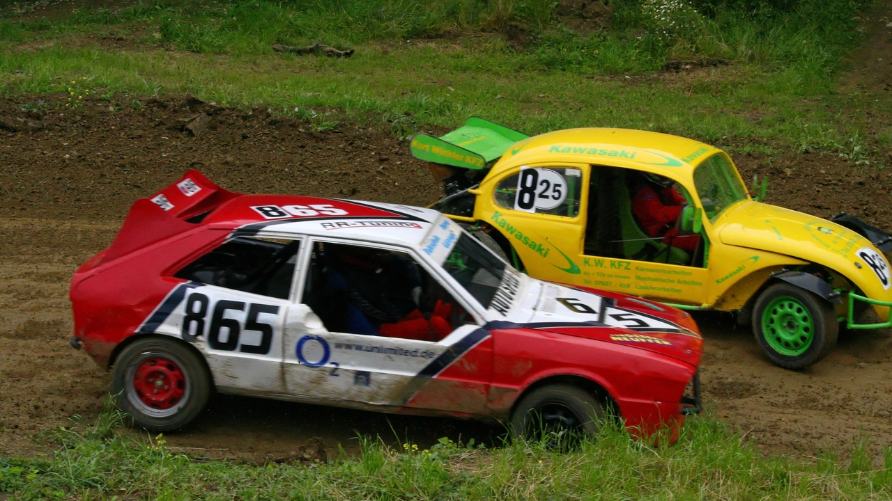What is the difference between a rally car and a race car?